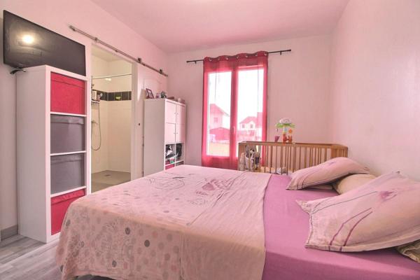 Maison de plain-pied de 5 pièces, 4 chambres avec jardin clos