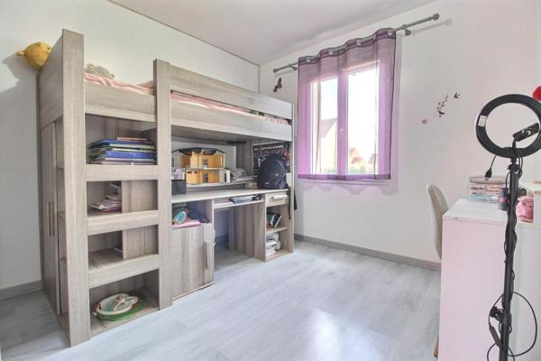 Maison de plain-pied de 5 pièces, 4 chambres avec jardin clos