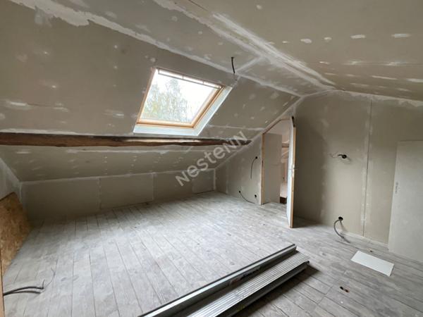 A 2 pas de Ragon, dans un hameau, En VENTE Longère de 93 m2 à rénover, jardin !