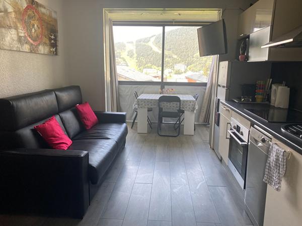 T2 (2 appartements réunis) de 26,25 m² ,Vue Pistes & Loggias Vitrées, Exposition Sud-Ouest