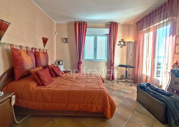 ERBALUNGA VILLA 120 m² PISCINE VUE MER EN NUE PROPRIETE OCCUPEE ( Investissement)