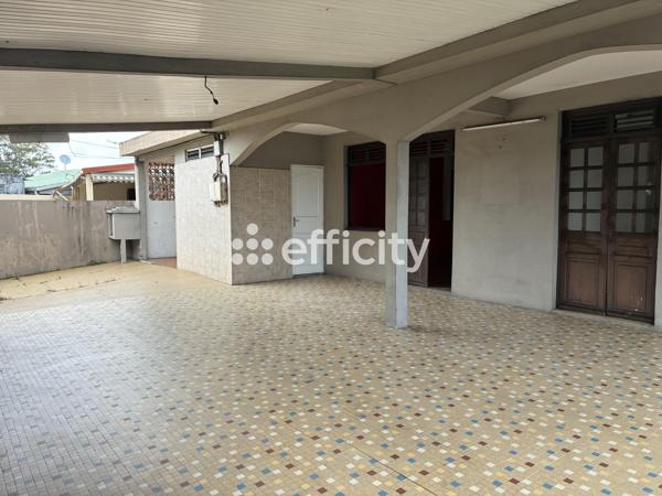 Maison
         6 pièces
        - 105 m² Exclusivité 240 000 € *