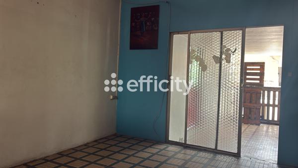 Maison
         6 pièces
        - 105 m² Exclusivité 240 000 € *