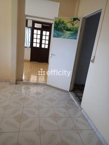 Maison
         6 pièces
        - 105 m² Exclusivité 240 000 € *