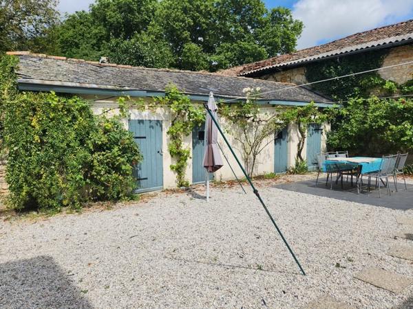 Champagne Mouton - Chambre d'hôtes avec jardin privé, piscine et parking Champagne mouton