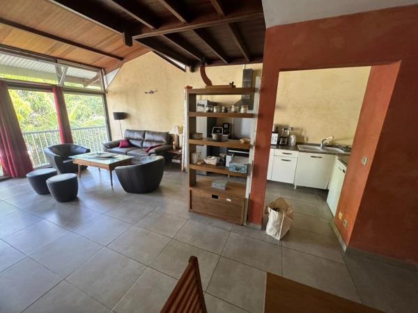 À vendre  Superbe appartement T2 bis duplex de 100 m² à Cayenne