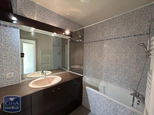 Appartement à louer 3 pièces 55m² Chambéry (73000)
