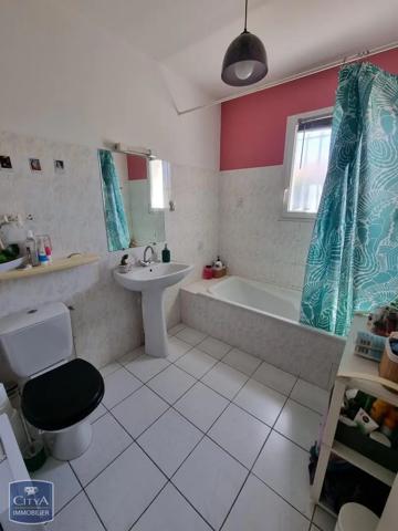 Appartement à louer 2 pièces 44.43m² Vœuil-et-Giget (16400)