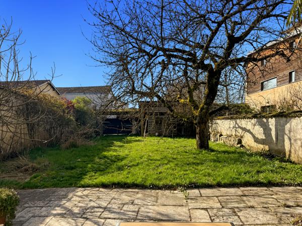 Rillieux-la-Pape (69140) VANCIA - Corps de ferme 8 pièces 190 m²