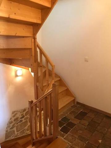 MAISON EN TRIPLEX - ST DIDIER - MAISON EN TRIPLEX ...