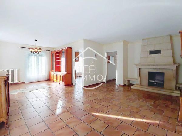 Coup de cœur à Pineuilh : beaux volumes, 4 chambres, jardin arboré et garage équipé