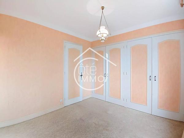 Coup de cœur à Pineuilh : beaux volumes, 4 chambres, jardin arboré et garage équipé