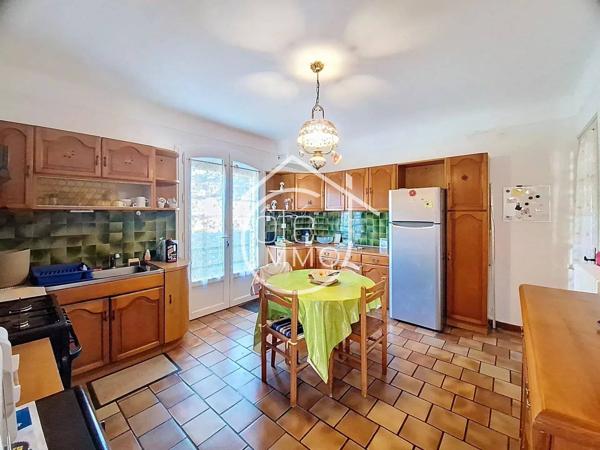 Coup de cœur à Pineuilh : beaux volumes, 4 chambres, jardin arboré et garage équipé