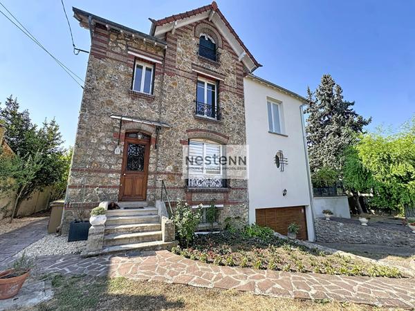 - Exclusivité - Maison de prestige - 5 chambres - 215m2 au sol - Jardin 788 m² - Sous-sol total - Ermont Halte -