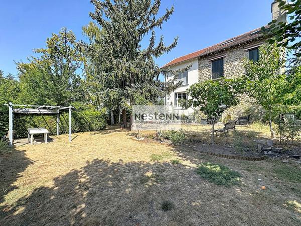 - Exclusivité - Maison de prestige - 5 chambres - 215m2 au sol - Jardin 788 m² - Sous-sol total - Ermont Halte -