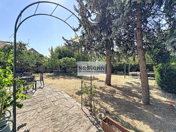- Exclusivité - Maison de prestige - 5 chambres - 215m2 au sol - Jardin 788 m² - Sous-sol total - Ermont Halte -