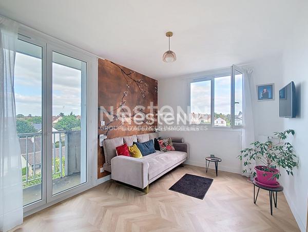 Appartement Dreux lumineux 4 pièces rénové 75 m² à proximité immédiate de la gare avec 3 balcons, parking et cave