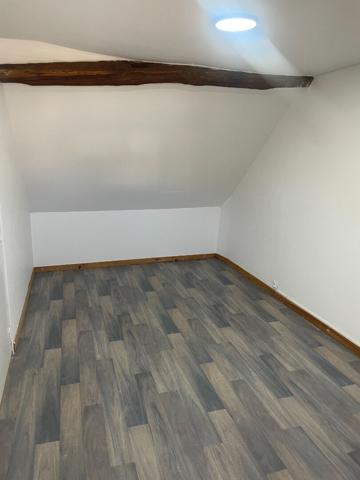 A LOUER Châteauneuf Sur Sarthe Maison de Bourg T3 de 72 m2