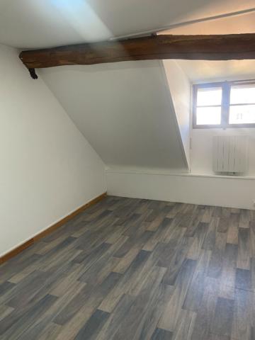 A LOUER Châteauneuf Sur Sarthe Maison de Bourg T3 de 72 m2