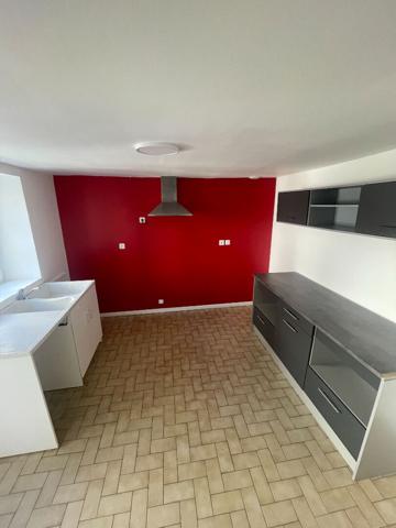 A LOUER Châteauneuf Sur Sarthe Maison de Bourg T3 de 72 m2