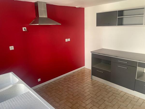 A LOUER Châteauneuf Sur Sarthe Maison de Bourg T3 de 72 m2