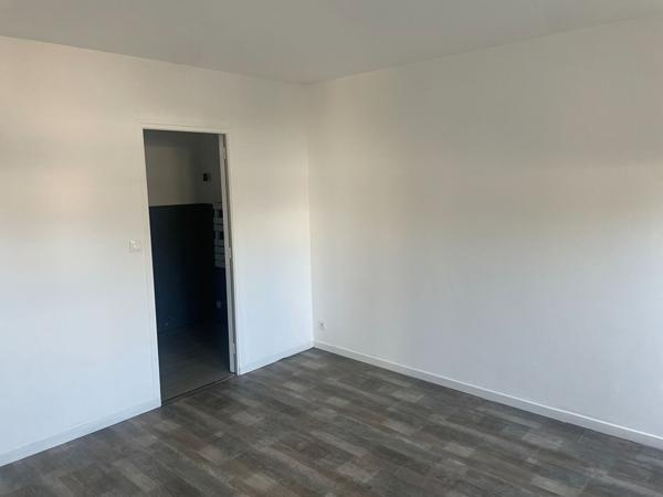 A LOUER Châteauneuf Sur Sarthe Maison de Bourg T3 de 72 m2