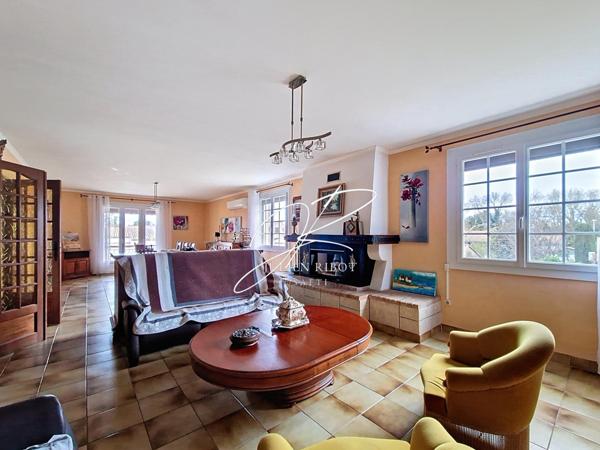 Maison T5 173 m² terrain 2300 m² garage et piscine