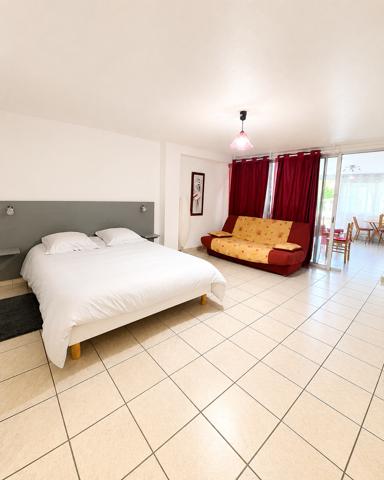 Appartement
         2 pièces
        - 55 m² Exclusivité 79 000 € *
