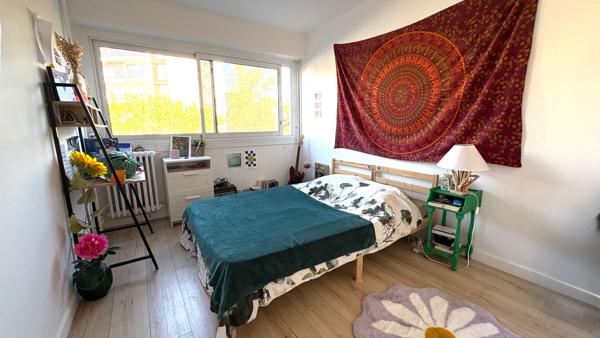 Appartement  4 pièce(s) 69.63 m2, stationnement , ascenseur, balcon