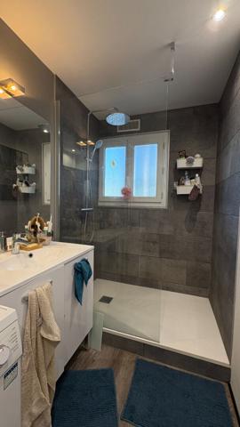 Appartement  4 pièce(s) 69.63 m2, stationnement , ascenseur, balcon