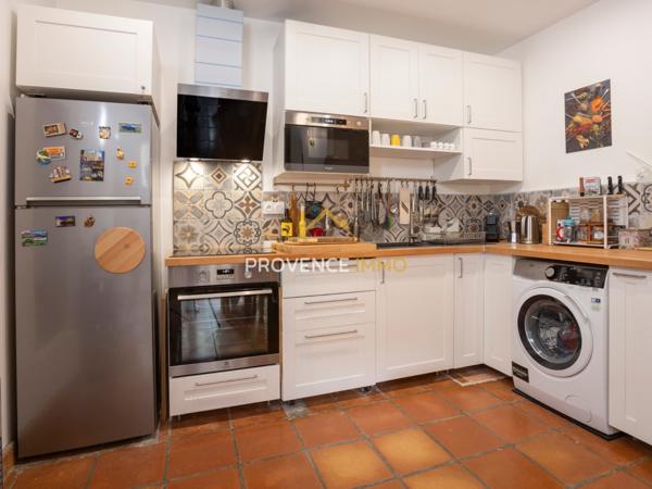 Pélissanne (13330) Maison de village avec Balcon en plein Centre-Ville de Pélissanne !