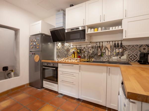 Pélissanne (13330) Maison de village avec Balcon en plein Centre-Ville de Pélissanne !