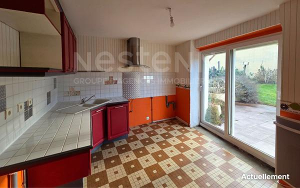 Maison rénovée à vendre proche Le Mans ? 65 m², jardin clos, terrasse, garage et poêle à granulés