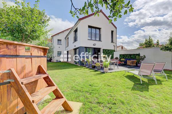 Maison
         7 pièces
        - 210 m² Bien prestige 1 439 000 € *