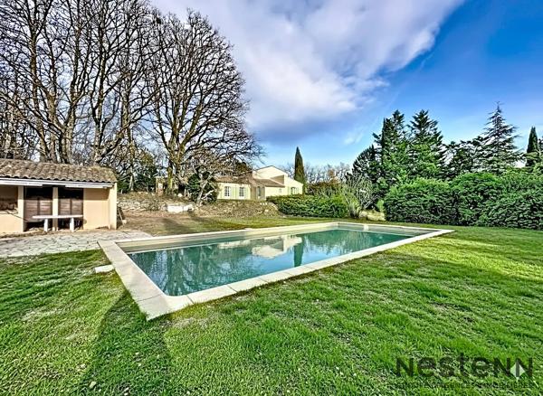 Rare à la vente ! Bastide provençale avec piscine sur vaste terrain naturel