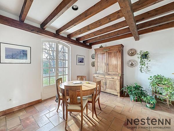 Rare à la vente ! Bastide provençale avec piscine sur vaste terrain naturel