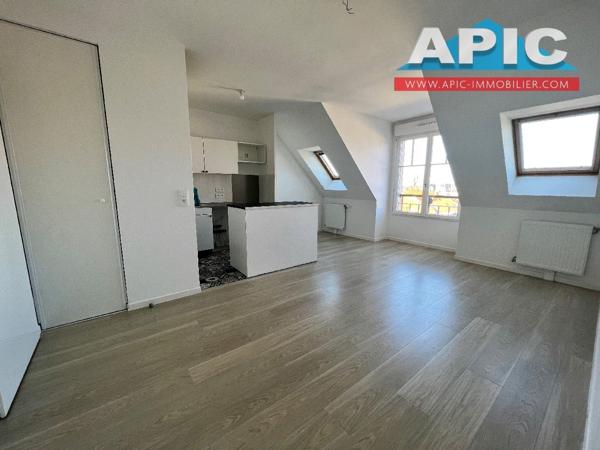 GROSLAY Appartement F2 d'environ 46 m² (51 m² au ...