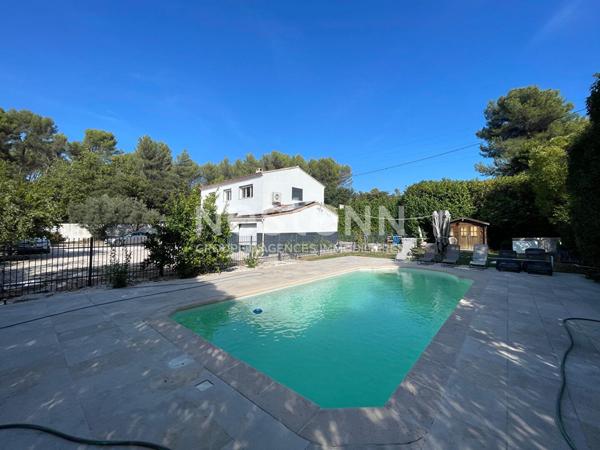 Maison Mimet 5 pièces 166 m2. Terrain 1430 m². Piscine. Calme. Prestations et matériaux de qualité. Stationnement.