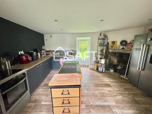 MAISON EN PIERRE 3 CHAMBRES 2 SALLES D'EAU GARAGE ET DEPENDANCE !