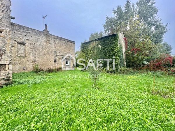 MAISON EN PIERRE 3 CHAMBRES 2 SALLES D'EAU GARAGE ET DEPENDANCE !