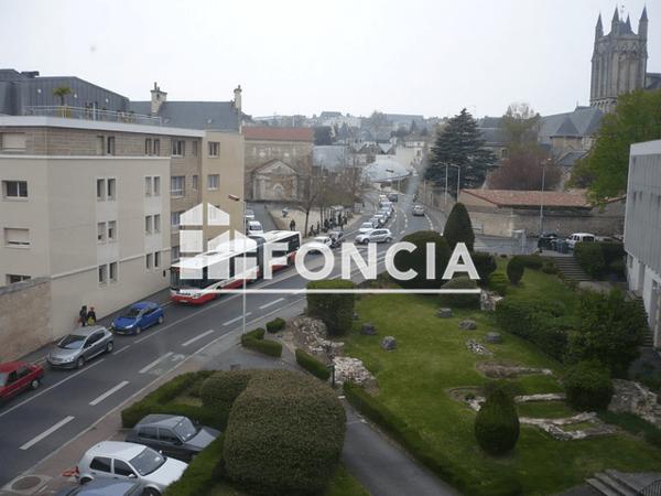 Location Appartement 3 pièces 75.41 m² - 10 RUE JEAN JAURES Poitiers 86000