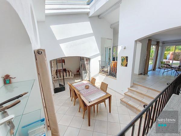 Maison à Six Fours Les Plages de 6 pièces de 180 m² sur 405 m² de terrain