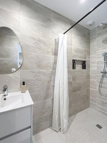 EXCLUSIVITE - VILLA DE 2024 SUR 1351 M² DE TERRAIN A 5 MINUTES A PIED DES COMMERCES