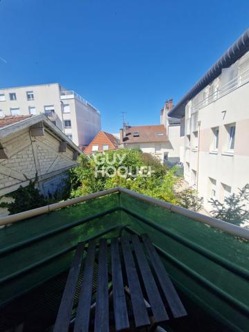 Appartement à vendre de 2 pièces de 30 m² hypercentre avec balcon et parking