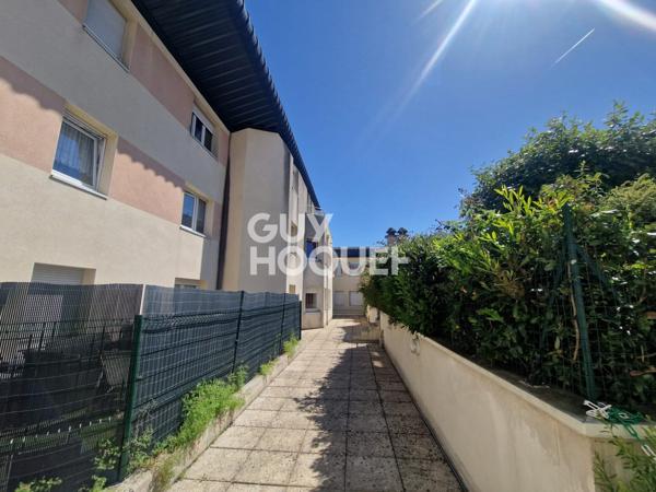 Appartement à vendre de 2 pièces de 30 m² hypercentre avec balcon et parking