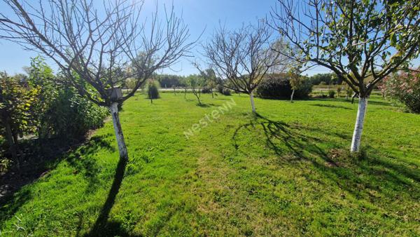 **Charmante maison contemporaine avec vue degagee et grand terrain a proximite de Gardonne**