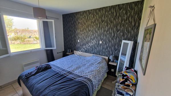 **Charmante maison contemporaine avec vue degagee et grand terrain a proximite de Gardonne**