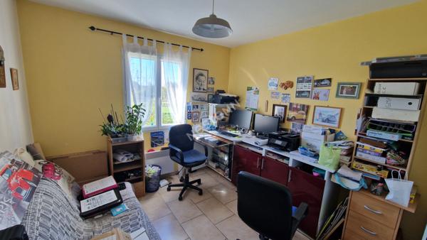 **Charmante maison contemporaine avec vue degagee et grand terrain a proximite de Gardonne**