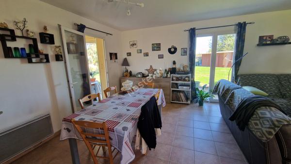 **Charmante maison contemporaine avec vue degagee et grand terrain a proximite de Gardonne**