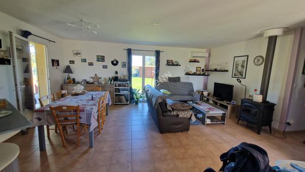 **Charmante maison contemporaine avec vue degagee et grand terrain a proximite de Gardonne**